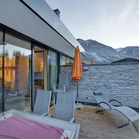 Feriehus Alpine Near Lift For 8 *